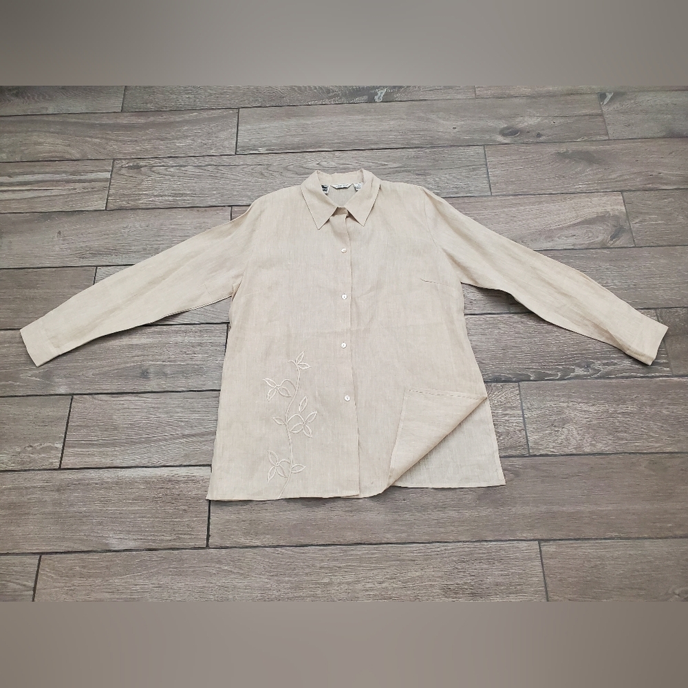 vintage Malcolm & Co women's 100% Irish linen beige embroidered flower shirt M